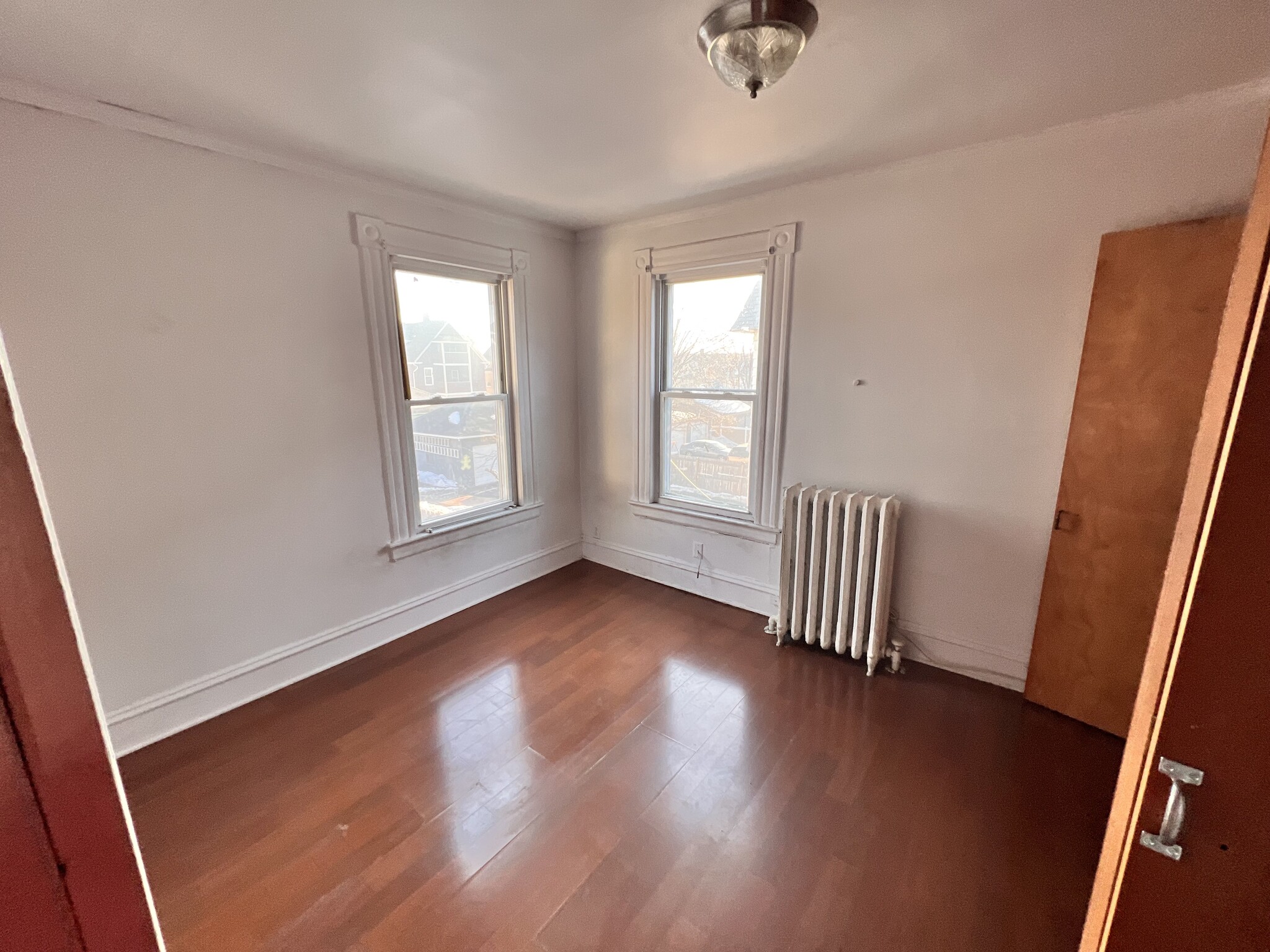 Building Photo - 33 Preston St