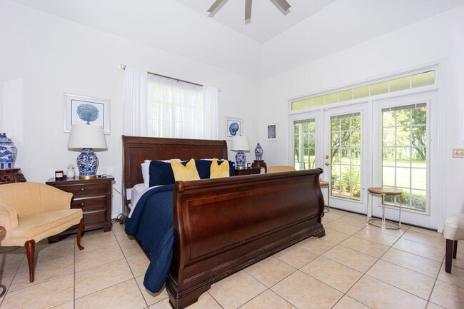 Building Photo - Charming 3 Bedroom , 2 Bath Country Home with Lake Views