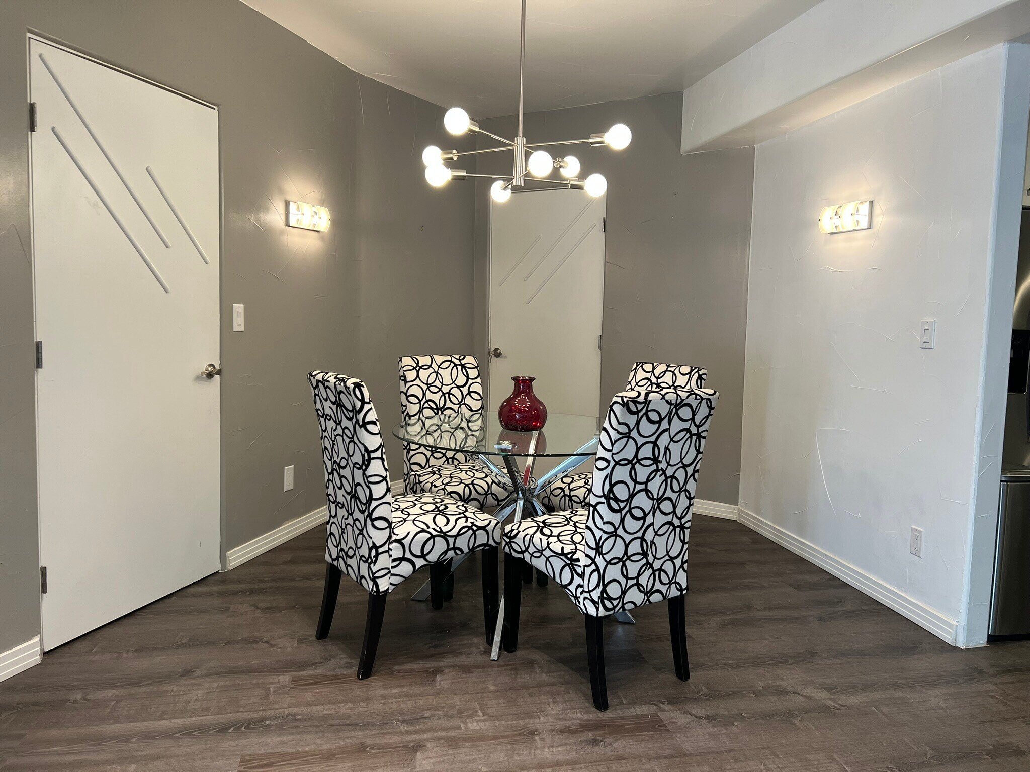 Building Photo - 192 October Pl