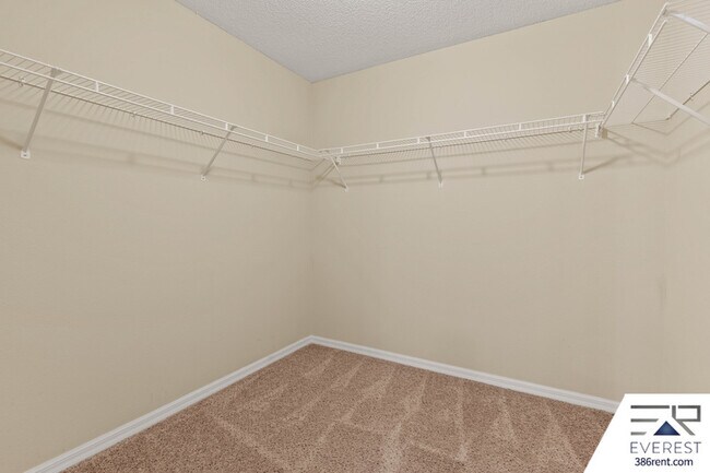 Building Photo - 15 Firtree Ln