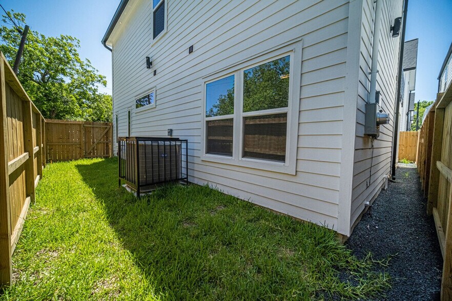 Building Photo - 4706 Idaho St