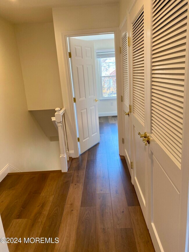 Building Photo - 66 Holly Dr