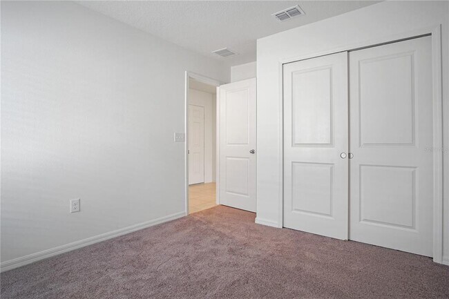 Building Photo - 608 Royal Palm Dr