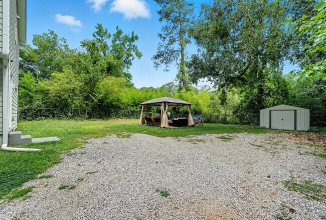 Building Photo - 2490 Barge Rd SW