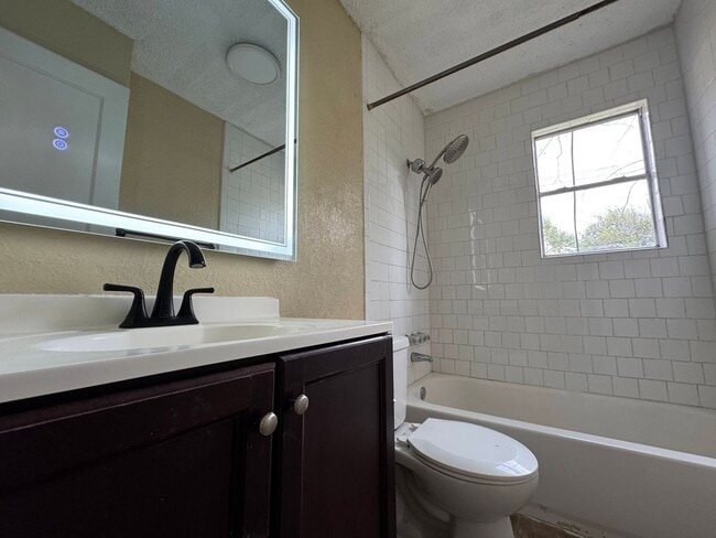 Building Photo - 807 W Dean Ave