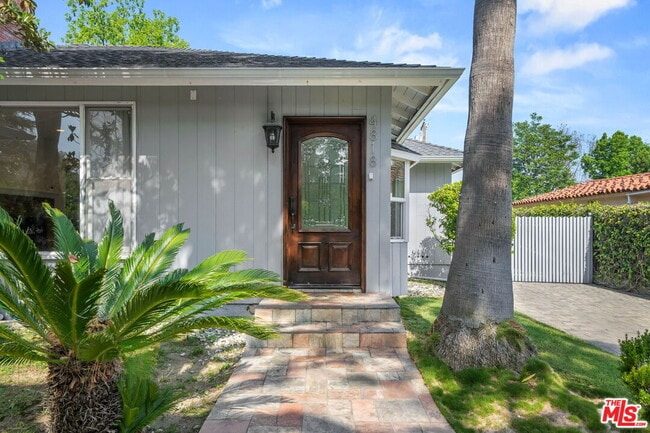 Building Photo - 4818 La Canada Blvd