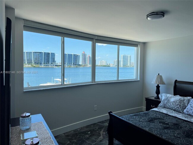 Building Photo - 18000 N Bay Rd