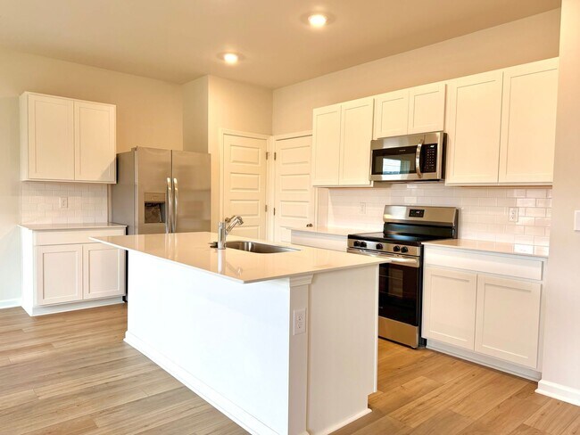 Building Photo - 913 Moray Ln