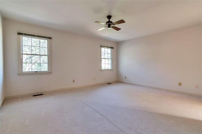 Building Photo - 4324 Village Oaks Ln