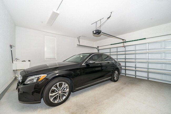 Building Photo - Baldwin Park Townhouse