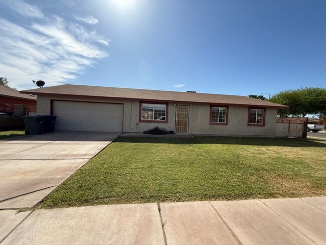 Building Photo - Pool Home in Ponderosa Valley!