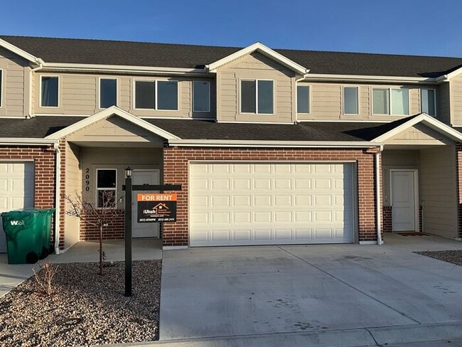 Primary Photo - 3 bedroom 2.5 Bath Townhouse