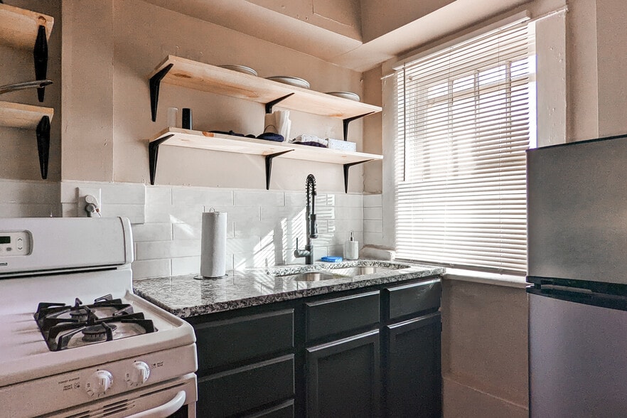 Newly renovated kitchen - 418 Fewel St