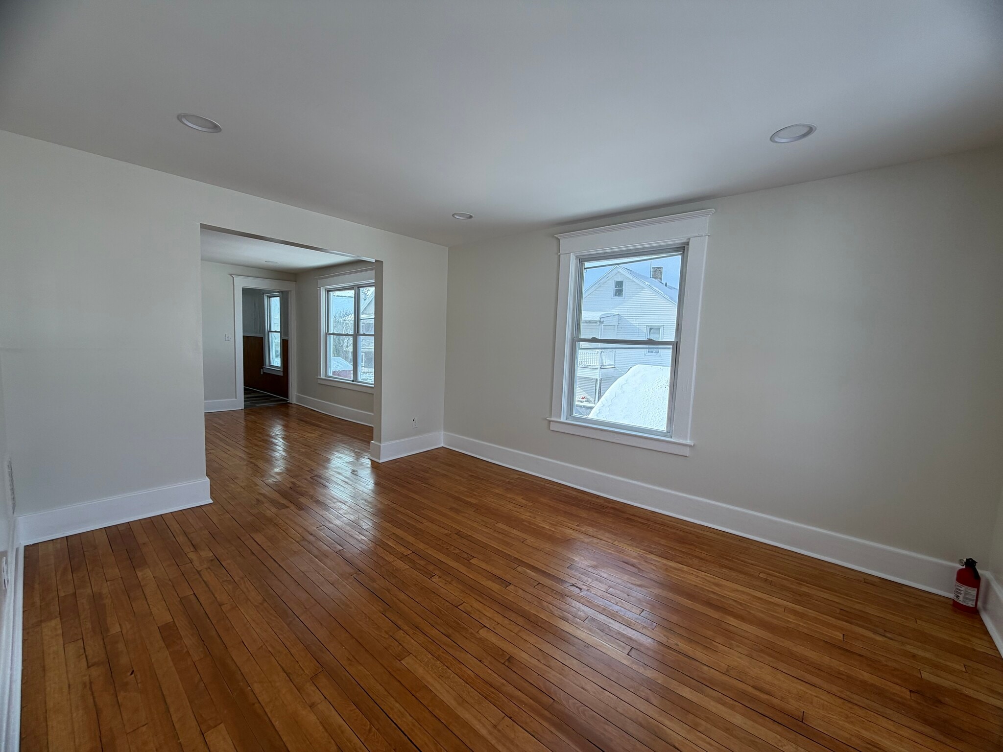 Building Photo - 608 Emily St