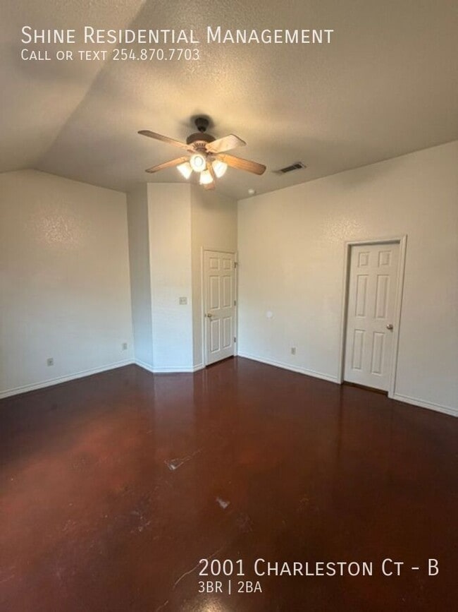 Building Photo - 2001 Charleston Ct