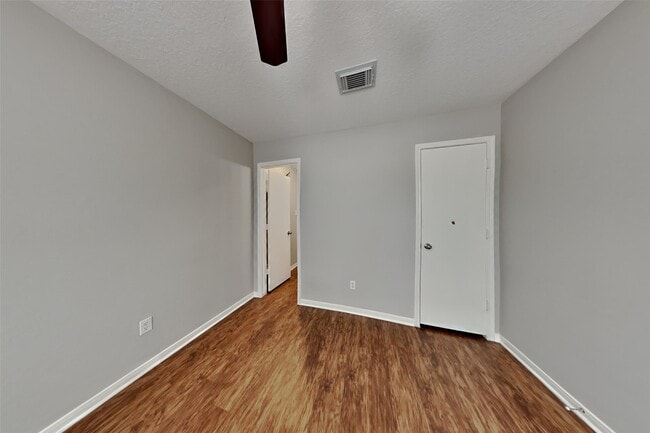 Building Photo - 16937 Wren Hill St