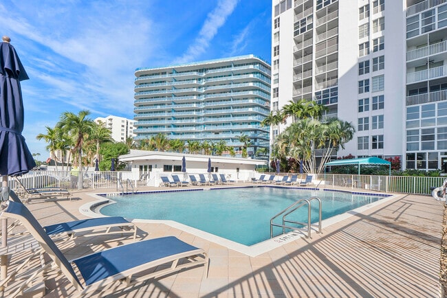 Building Photo - 1391 S Ocean Blvd