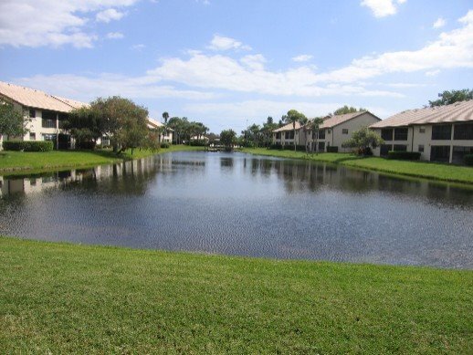 Building Photo - Venice, FL Mission Lakes 2BR/2BA Condo Loc...