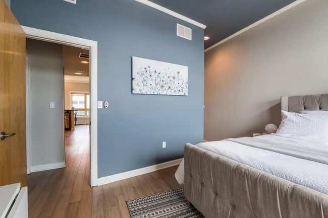 Building Photo - Modern Art Deco Two Bedroom Condo in Nob Hill