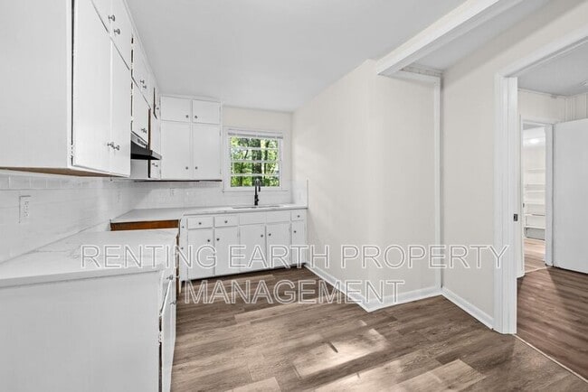 Building Photo - 1128 Cardwell Ln