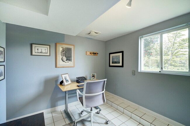 Building Photo - 3 bedroom 2.5 View Property Beach Access  ...