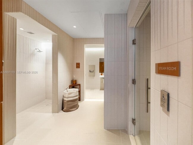 Building Photo - 175 SE 25th Rd