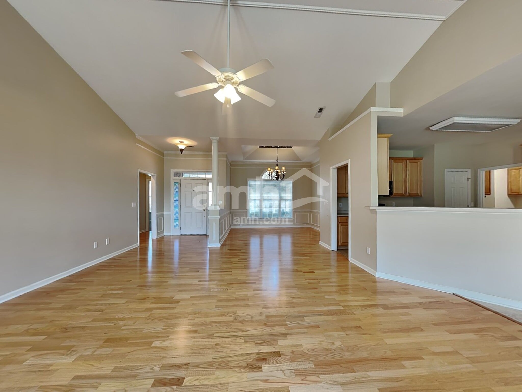 Building Photo - 331 Surrywood Dr