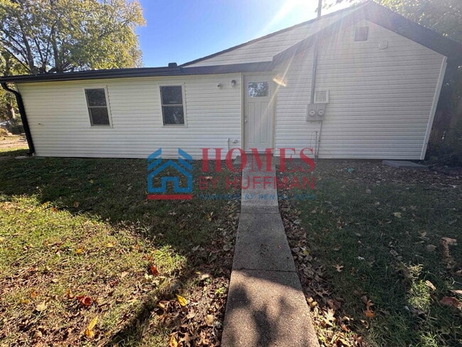 Building Photo - Two Bedroom House | Completely Updated
