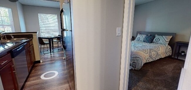 Building Photo - Available now! One bedroom with Wood Burning Fireplace, in Dublin City Schools!
