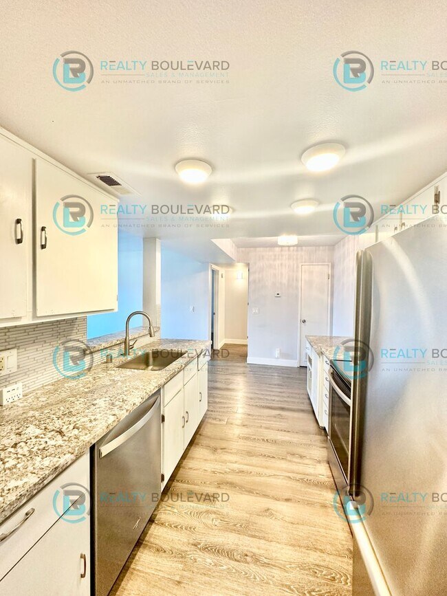 Building Photo - 7680 Bluestone Dr