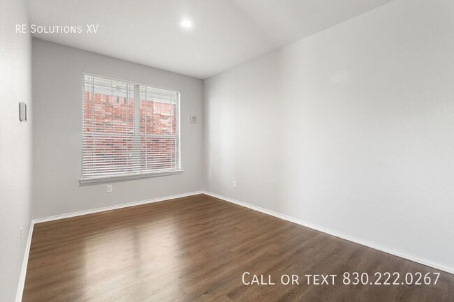 Building Photo - 939 Spello Cir