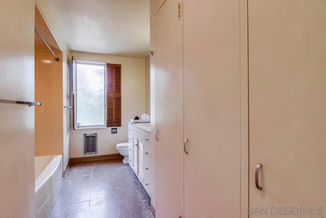 Building Photo - 631 San Gorgonio St