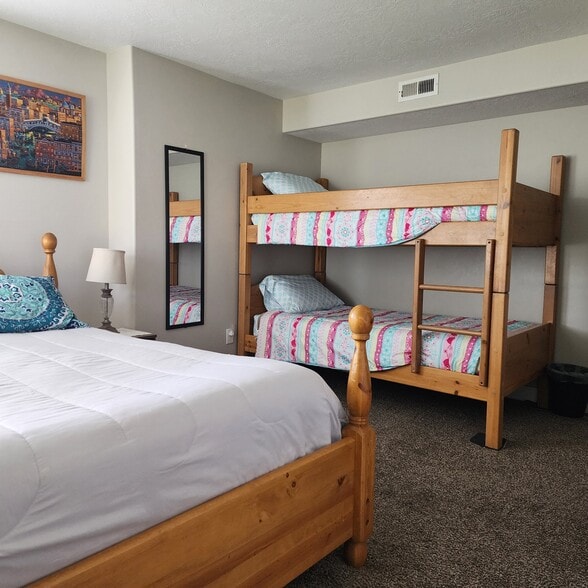 Building Photo - 33 W 1600 S St