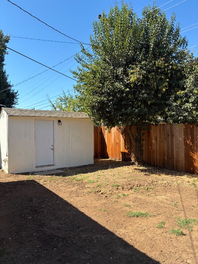Building Photo - 2653 Agnes Way
