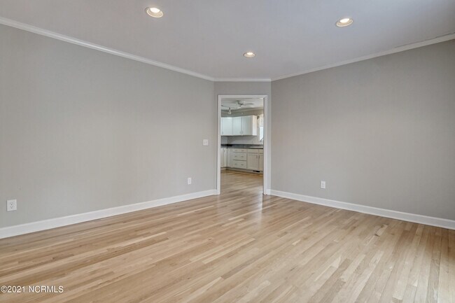 Building Photo - 8333 Bald Eagle Ln