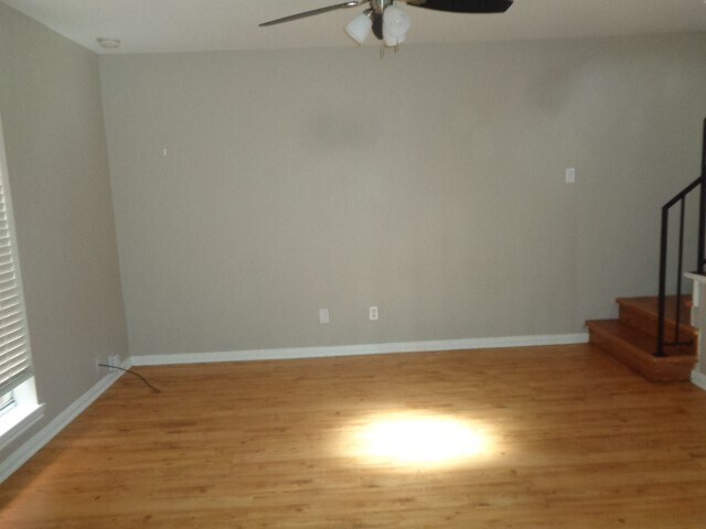 Building Photo - 2225 Mimosa Dr