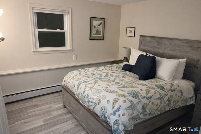 Building Photo - 201 Seneca Dr