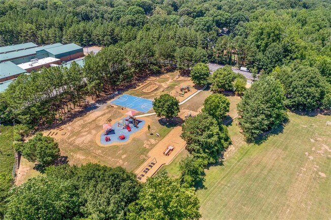 Building Photo - 881 Soaring Dr NE