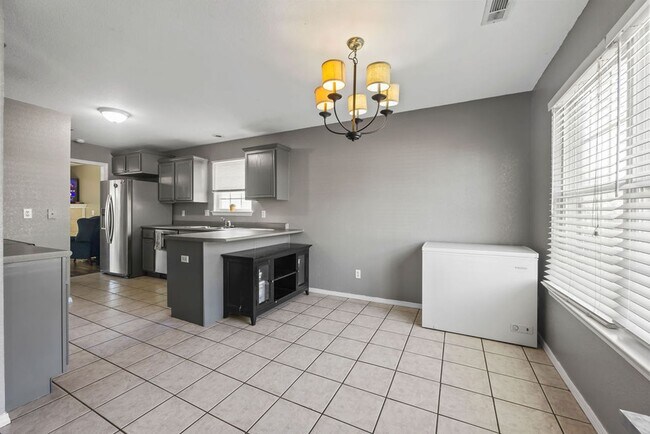 Building Photo - Spacious 3-Bedroom Home in Bentonville’s E...