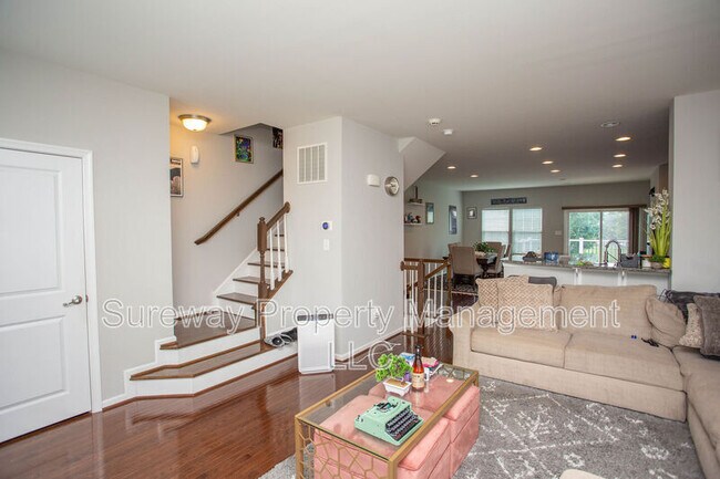 Building Photo - 172 Fela Dr