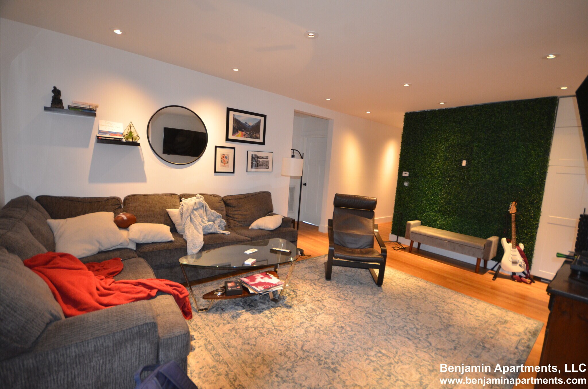 Building Photo - 15 Elmira St