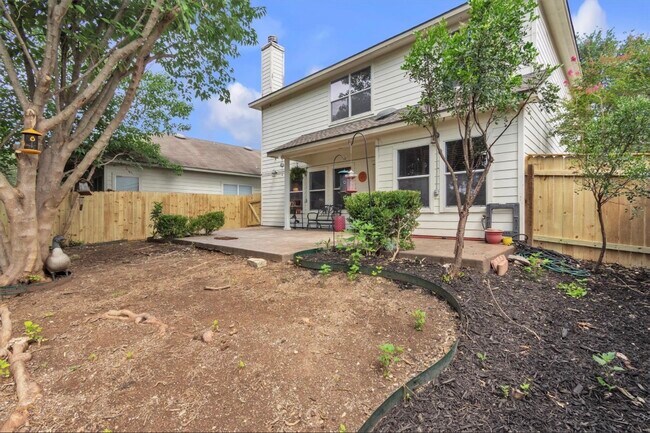 Building Photo - 2101 Charlotte Estates Dr