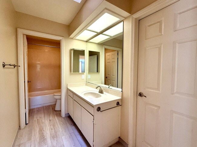 Building Photo - Kellogg School District Home with pool and tennis court access