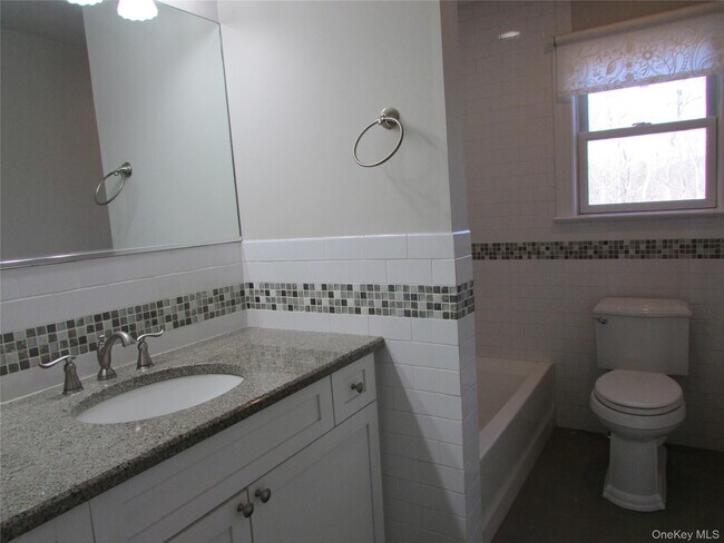 Building Photo - 2 Long Hill Rd