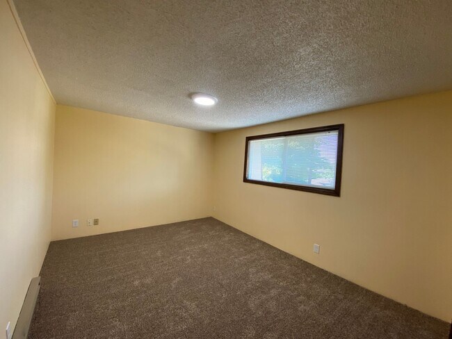 Building Photo - 2469 Miami Ln