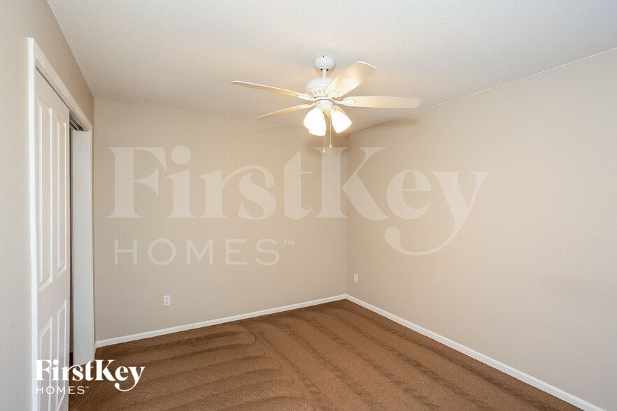 Building Photo - 896 Preakness Dr