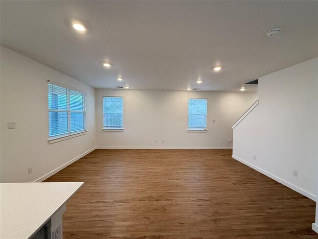 Building Photo - 5111 Visionary Dr