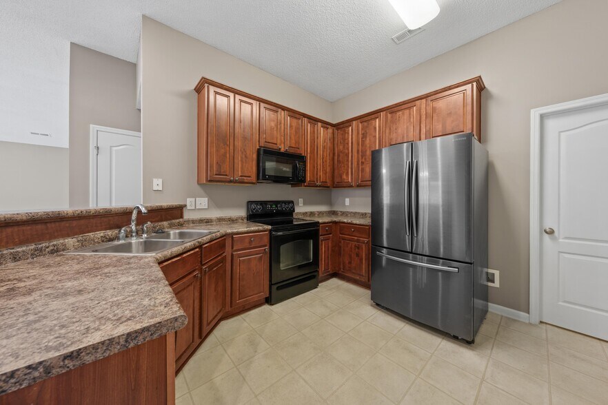 Building Photo - 409 Summer Cove Cir NW