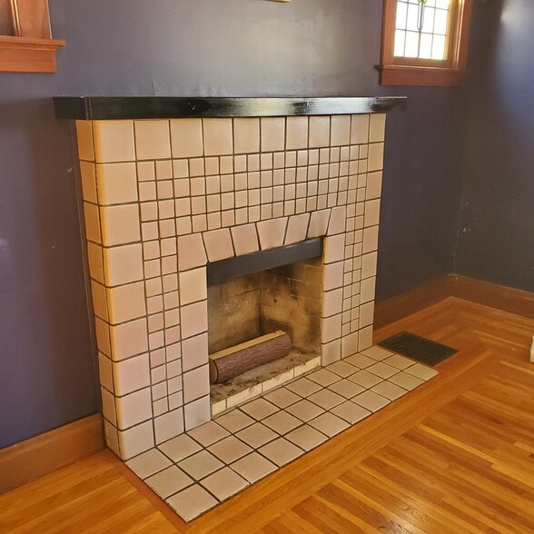 Building Photo - 3047 Feltz Ave