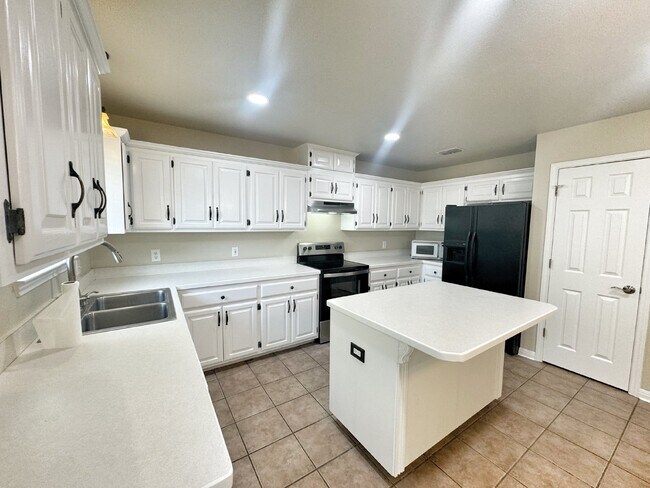 Building Photo - 2062 N Ranch Estates Blvd